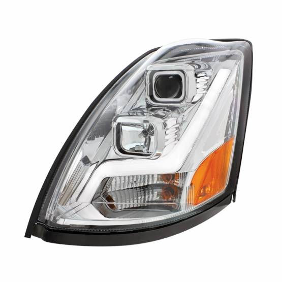 UNITED PACIFIC - UNITED PACIFIC - 31445 - FARO DE PROYECCIÓN CROMADO CON BARRA DE LUCES DE POSICIÓN LED PARA VOLVO VN/VNL 2003-2017 - CONDUCTOR
