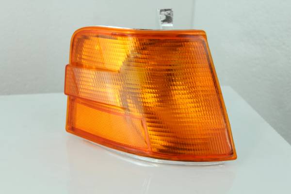 GENERICA - GENERICA-PDN0780-PLAFON DIRECCIONAL VOLVO 2G VNL AMBAR LADO PASAJERO