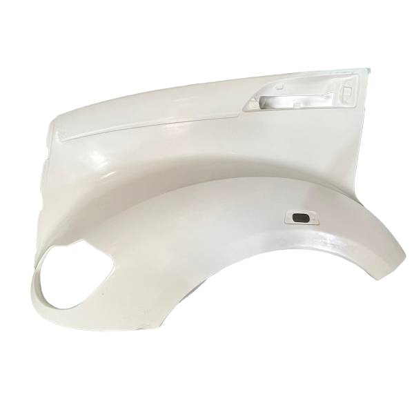ATM - ATM - 181560102 - SALPICADERA DE COFRE KENWORTH T680 LADO CHOFER