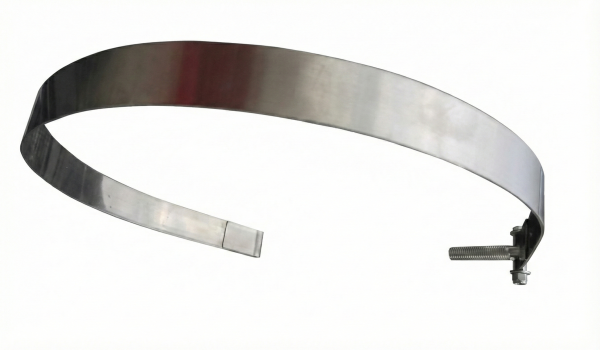 ALTTEC - ALTTEC - TCN0214 - CINCHO PARA TANQUE DIESEL INTERNATIONAL 9200/9400I 2001 POSTERIOR 26" DIAMETRO LISO ACERO INOXIDABLE