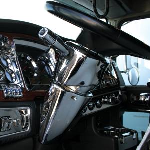 UNITED PACIFIC - UNITED PACIFIC - 41367 - TAPA DE COLUMNA DE DIRECCIÓN MEDIA DE PLÁSTICO CROMADA PARA KENWORTH W900/T800 (2006-2024) Y T660 (2008-2017) - Image 6