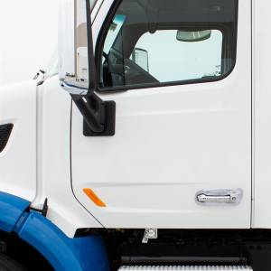 UNITED PACIFIC - UNITED PACIFIC - 41749 - TAPA DE MANIJA DE PUERTA CROMADA PARA PETERBILT 579 (2013-2021) Y 567 (2015-2019) - CONDUCTOR - Image 11