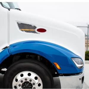 UNITED PACIFIC - UNITED PACIFIC - 41782 - REJILLA DE ENTRADA DE AIRE CROMADA CON LUZ LED PARA PETERBILT 579 (PASAJERO) 2012-2021 - LED ÁMBAR/LENTE TRANSPARENTE - Image 5