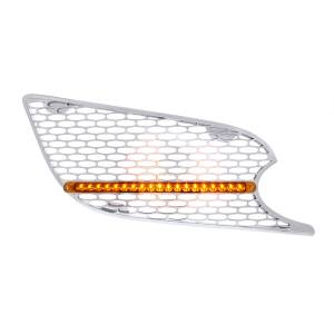 UNITED PACIFIC - 41783 - REJILLA DE ENTRADA DE AIRE CROMADA CON LUZ LED REFLECTORA PARA PETERBILT 579 (PASAJERO) 2012-2021 - LED ÁMBAR/LENTE ÁMBAR