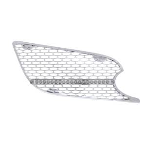 UNITED PACIFIC - UNITED PACIFIC - 41784 - REJILLA DE ENTRADA DE AIRE CROMADA CON LUZ LED REFLECTORA PARA PETERBILT 579 (PASAJERO) 2012-2021 - LED ÁMBAR/LENTE TRANSPARENTE - Image 4