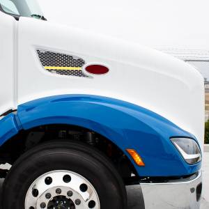 UNITED PACIFIC - UNITED PACIFIC - 41786 - REJILLA DE ENTRADA DE AIRE CROMADA CON LUZ LED GLOLIGHT PARA PETERBILT 579 (PASAJERO) 2012-2021 - LED ÁMBAR/LENTE TRANSPARENTE - Image 6