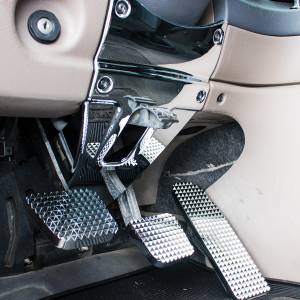 UNITED PACIFIC - UNITED PACIFIC - 42096 - TAPA DE COLUMNA DE DIRECCIÓN INFERIOR DE PLÁSTICO CROMADA PARA FREIGHTLINER CASCADIA 2008-2017 - Image 2
