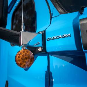 UNITED PACIFIC - UNITED PACIFIC - 42376 - SOPORTE DE LUZ Y ANTENA CB PARA FREIGHTLINER CASCADIA 2018-2024 - CONDUCTOR - Image 7