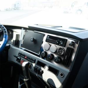 UNITED PACIFIC - UNITED PACIFIC - 42441 - PANEL SUPERIOR DEL TABLERO CENTRAL CROMADO PARA FREIGHTLINER CASCADIA 2018-2023 - Image 7