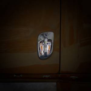 UNITED PACIFIC - UNITED PACIFIC - 42489 - CUBIERTA DE MANIJA DE PUERTA CROMADA CON 6 LED ÁMBAR PARA FREIGHTLINER CASCADIA 2008-2017 - CONDUCTOR - Image 8