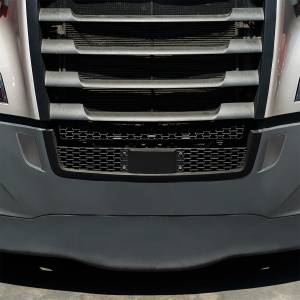 UNITED PACIFIC - UNITED PACIFIC - 42525 - CUBIERTAS DE ACCESO AL GANCHO DE REMOLQUE NEGRAS PARA FREIGHTLINER CASCADIA 2018-2024 (PAR) - Image 9