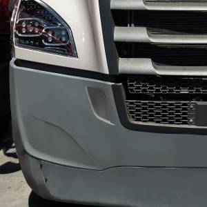 UNITED PACIFIC - UNITED PACIFIC - 42527 - TAPA DE ACCESO AL GANCHO DE REMOLQUE NEGRA PARA FREIGHTLINER CASCADIA 2018-2024 - PASAJERO - Image 10
