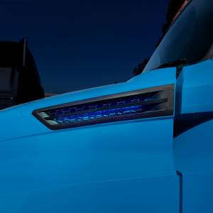 UNITED PACIFIC - UNITED PACIFIC - 42865 - REJILLA DE ENTRADA DE AIRE DE CAPOTA CON LED AZUL PARA FREIGHTLINER CASCADIA 126 2018-2024 - CONDUCTOR - Image 11