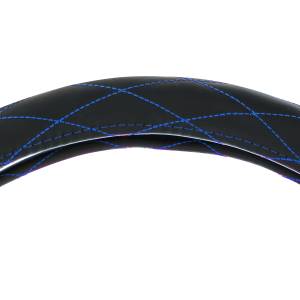 UNITED PACIFIC - UNITED PACIFIC - 70119 - FUNDA PARA VOLANTE DE PIEL 18" CON COSTURAS DE CRISTAL - COSTURAS AZULES - Image 3