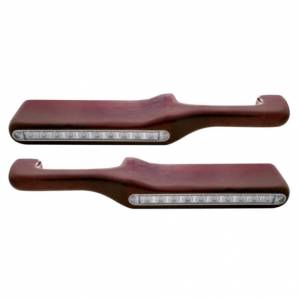 UNITED PACIFIC - UNITED PACIFIC - 87996 - REPOSABRAZOS DE MADERA CON LUZ LED PARA PETERBILT- LED ROJO/LENTE TRANSPARENTE (PAR) - Image 1