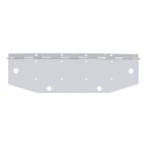 UNITED PACIFIC - 10492 - SOPORTE ANGULAR PARA 2 MATRÍCULAS CROMADO CON RECORTE PARA LUZ DE BALIZAMIENTO CUADRADO