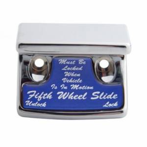 UNITED PACIFIC - 21020 - PROTECCIÓN DEL INTERRUPTOR DE QUINTA RUEDA DE PLÁSTICO CROMADO CON PEGATINA BRILLANTE PARA FREIGHTLINER CLASSIC 1990-2010 - PEGATINA AZUL