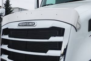 UNITED PACIFIC - UNITED PACIFIC - 29150 - PROTECCIÓN CONTRA ERRORES DE ACERO INOXIDABLE 430 CON MANIJA DE INCLINACIÓN DEL CAPÓ PARA FREIGHTLINER CASCADIA 2018-2024 - Image 4