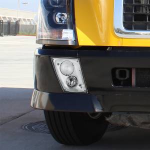 UNITED PACIFIC - UNITED PACIFIC - 32593 - CONJUNTO DE LUZ ANTINIEBLA CROMADA PARA VOLVO VN/VNL 2003-2017 - PASAJERO - Image 7