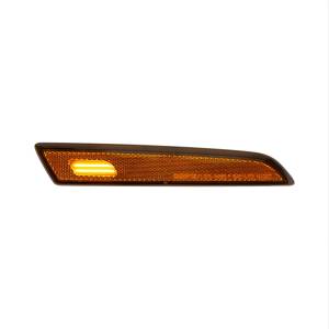 UNITED PACIFIC - 32826 - LUZ DE MARCADOR LATERAL DEL GUARDABARROS DEL CAPÓ LED PARA VOLVO VNL 2018-2024 - PASAJERO