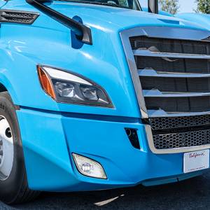 UNITED PACIFIC - UNITED PACIFIC - 32832 - LUZ ANTINIEBLA CROMADA DE 34 LED CON BARRA DE LUCES LED PARA FREIGHTLINER CASCADIA 2018-2024 - CONDUCTOR - Image 6