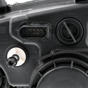 UNITED PACIFIC - UNITED PACIFIC - 32839 - FARO DE PROYECCIÓN LED COMPLETAMENTE CROMADO CON SEÑAL DE GIRO Y BARRA DE LUZ DE POSICIÓN PARA KENWORTH T660 2008-2017 - PASAJERO - Image 6