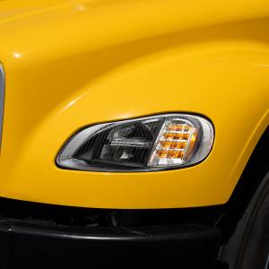 UNITED PACIFIC - UNITED PACIFIC - 32910 - FARO COMPLETAMENTE LED BLACKOUT DE ALTA POTENCIA PARA FREIGHTLINER M2-DRIVER 2003-2024 - Image 8