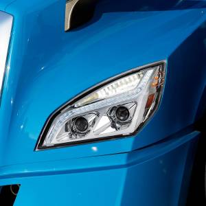 UNITED PACIFIC - UNITED PACIFIC - 35819 - FARO DE PROYECCIÓN LED CROMADO CON LUZ DE POSICIÓN LED PARA FREIGHTLINER CASCADIA 2018-2024 - CONDUCTOR - Image 10