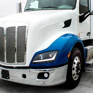 UNITED PACIFIC - UNITED PACIFIC - 35856 - LUZ ANTINIEBLA DE PROYECTOR DE 9 LED CON LUCES DE POSICIÓN LED PARA PETERBILT 579/587 Y KENWORTH T660 - NEGRO - Image 9