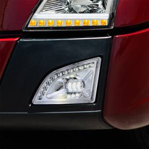 UNITED PACIFIC - UNITED PACIFIC - 35857 - LUZ ANTINIEBLA PROYECTOR CROMADA DE 18 LED CON LUZ DE POSICIÓN PARA VOLVO VNL 2018-2024 - CONDUCTOR/IZQUIERDO - Image 5