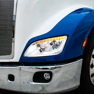 UNITED PACIFIC - UNITED PACIFIC - 35917 - FARO LED NEGRO CON INTERMITENTE LED SECUENCIAL PARA PETERBILT 579 (2012-21) Y 587 (2010-16) - CONDUCTOR - Image 9