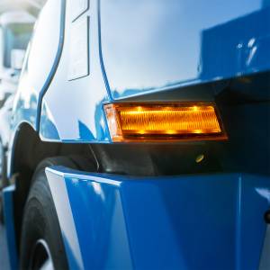 UNITED PACIFIC - UNITED PACIFIC - 36006 - LUZ DE SEÑAL DE GIRO ÁMBAR DE 6 LED PARA FREIGHTLINER CASCADIA 2018-2024 - CONDUCTOR - SERIE DE COMPETENCIA - Image 7