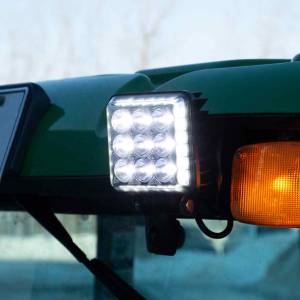TRUX - TRUX - TLED-U120 - FARO TRUX 33 LEDS CUADRADO 4 1/4" X 4 1/4" BLANCO 2360 LUMENS 12-24V - Image 2