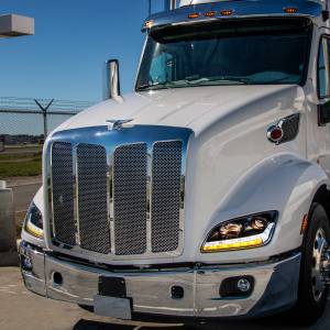 UNITED PACIFIC - UNITED PACIFIC - 35782 - FARO DE PROYECCIÓN BLACKOUT CON GIRO SECUENCIAL LED Y DRL PARA PETERBILT 579- PASAJERO 2012-2021 - Image 11