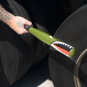 UNITED PACIFIC - UNITED PACIFIC - 99136 - BAT VERIFICADOR DE NEUMÁTICOS DE ALUMINIO DE 17" CON GRÁFICO DE BOCA DE TIBURÓN WARHAWK P-40 - Image 7