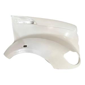 ATM - 181560101 - SALPICADERA DE COFRE KENWORTH T680 LADO PASAJERO