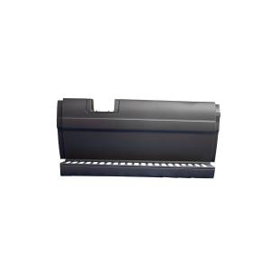 ATM - 232143022 - CUBRE TANQUE CENTRAL ATM FREIGHTLINER CASCADIA 2008 - 2017 CON ORIFICIO PARA TOMA DE CARGA LADO CHOF